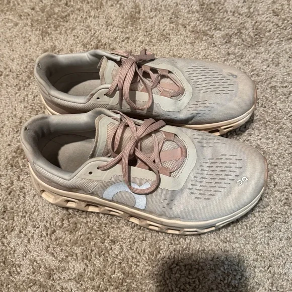 On Running Women's Pink Running Shoes - Picture 2 of 4